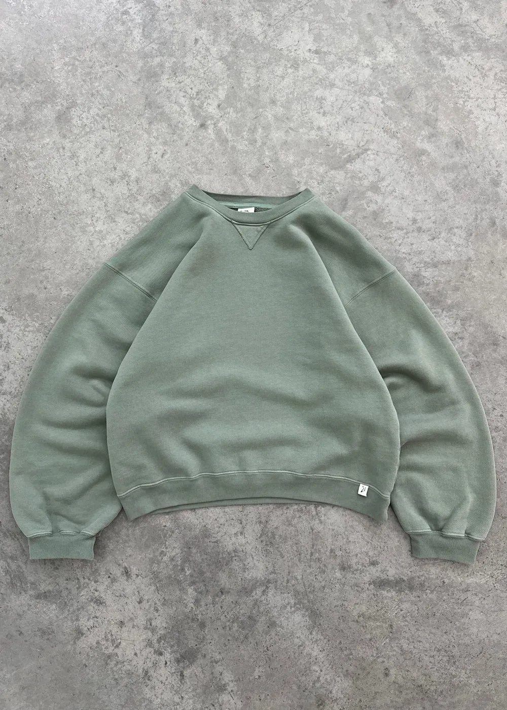 AkmiBo Club Core Sweatshirt – Redefining Everyday Streetwear