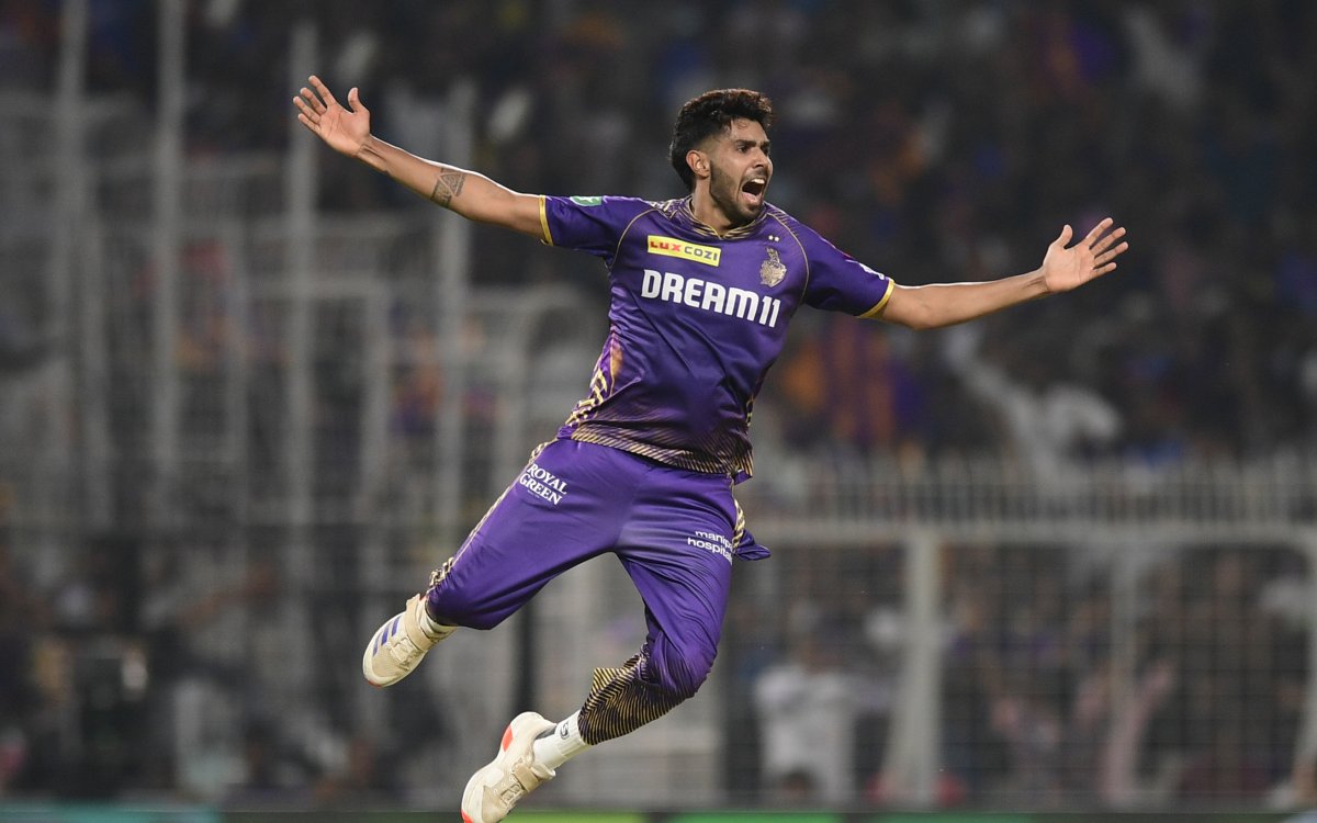 Masters of the Crease: Bowling Legends Who Conquered IPL
