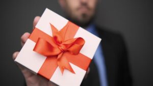8 Unique Luxury Corporate Gifts to Elevate Your Brand Image