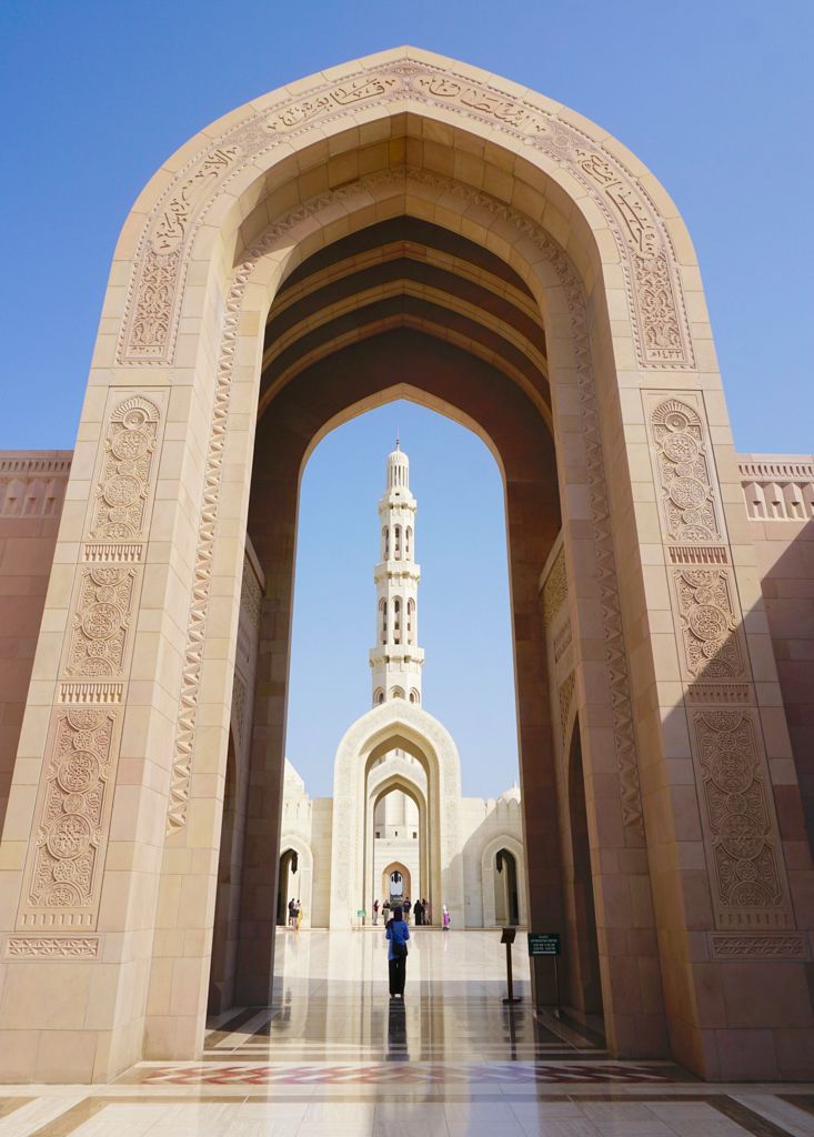 Discover Desert Kingdoms: An Unforgettable Tour of Middle Eastern Hospitality