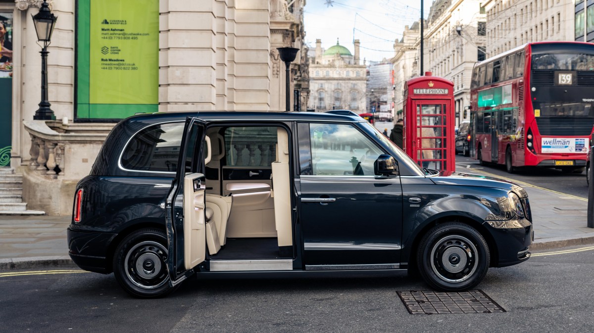 Manchester Airport Taxi | 24/7 RidexTaxis Transfer Service