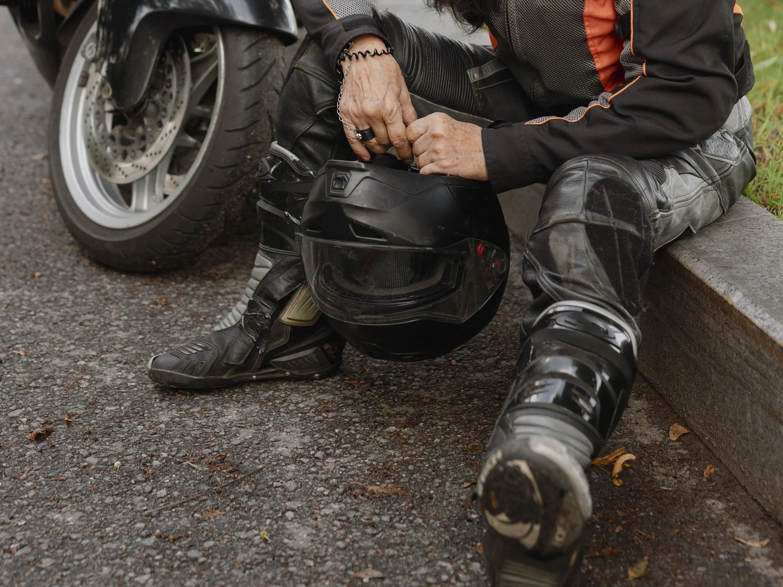 Motorcycle Safety Tips for Everyday and Long-Distance Riding